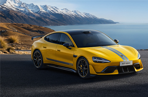 小米SU7 Ultra慎选碳纤维尾翼和高性能轮胎：续航从630km一下跌倒520km图片